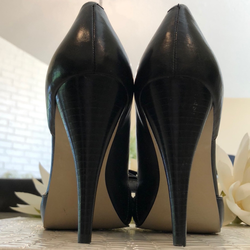 Guess Black Leather D’Orsay PeepToe Bow Heels EUC - Picture 4 of 6